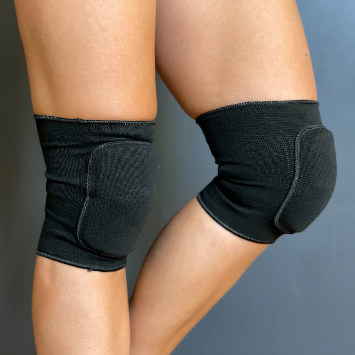 thumbnail interactive-video image 1 of Intermezzo Knee Pads 7651 – Jazz Modern Dance Contemporary Hip Hop – Women's 1 of 3