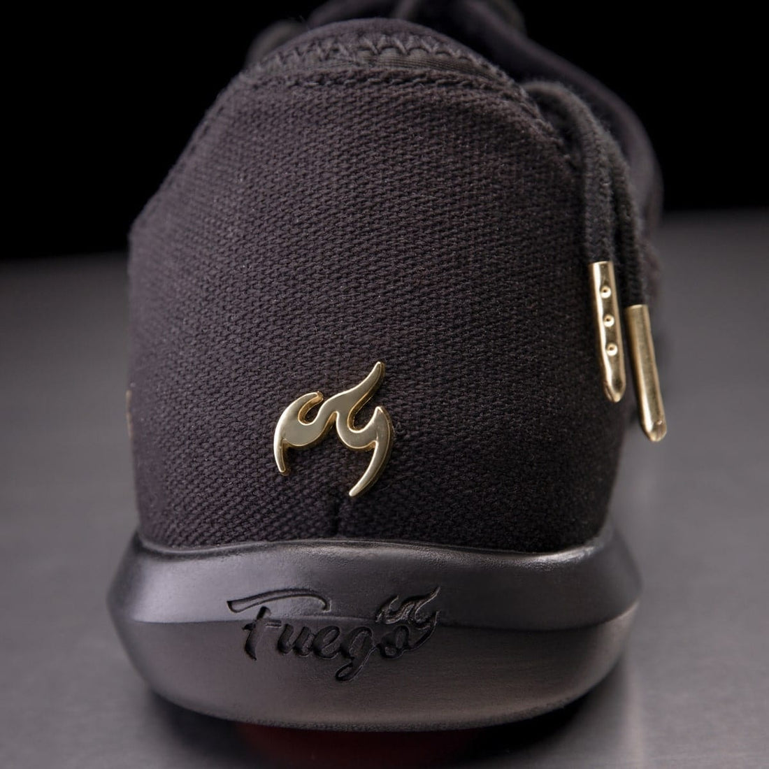 All-black | Split-sole | Fuego