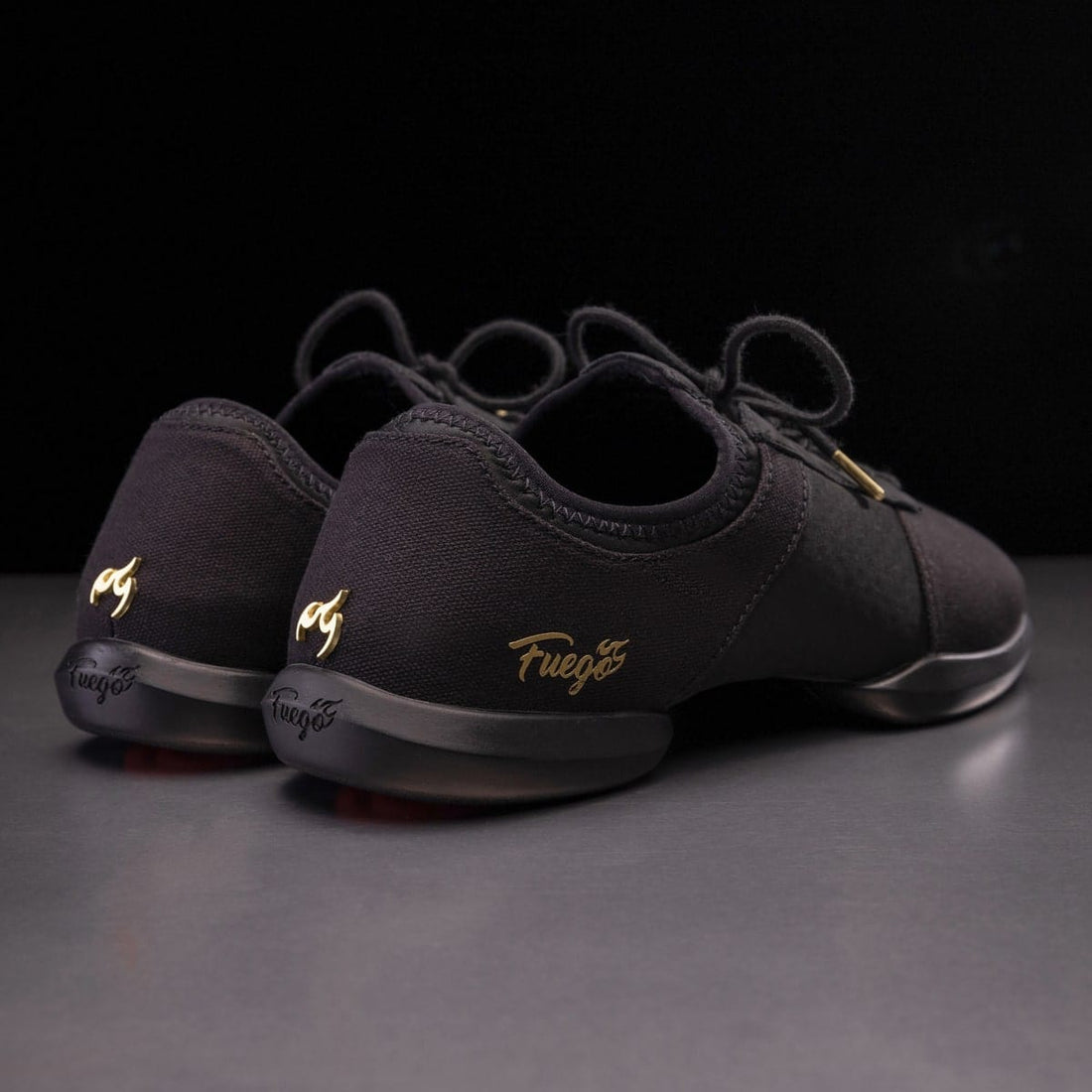 All-black | Split-sole | Fuego