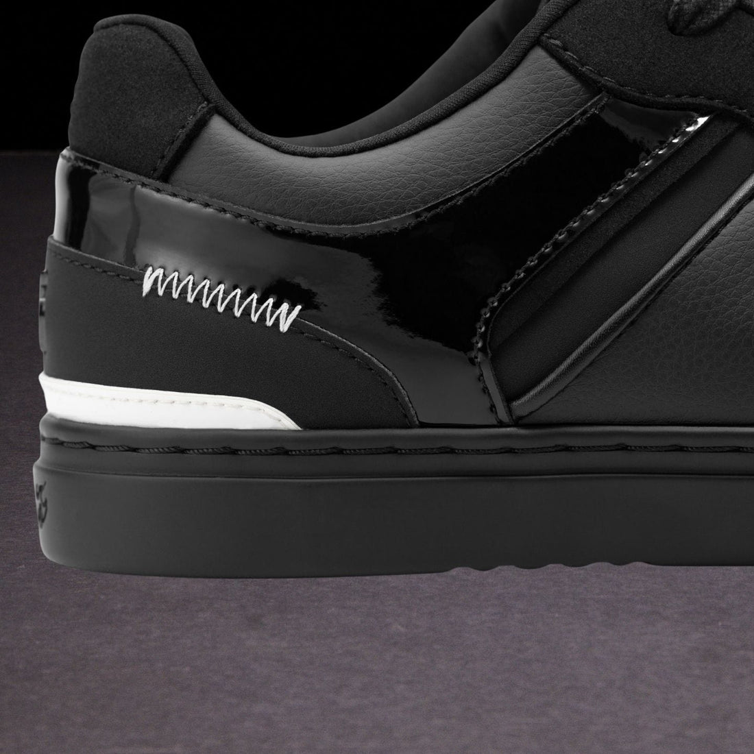 Derek Hough | Low-top | Fuego