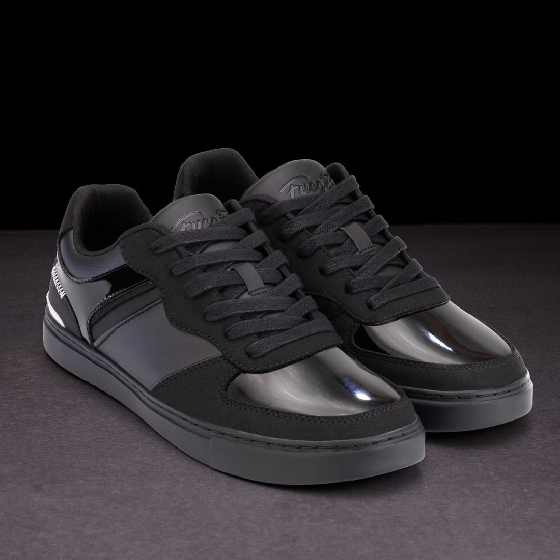 Derek Hough | Low-top | Fuego