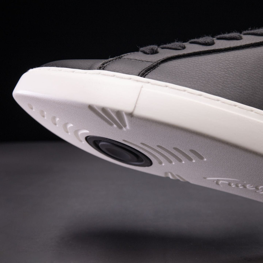 Black | Low-top | Fuego