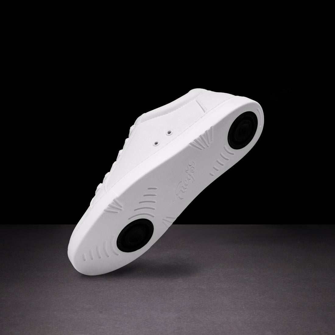 White | Low-top | Fuego