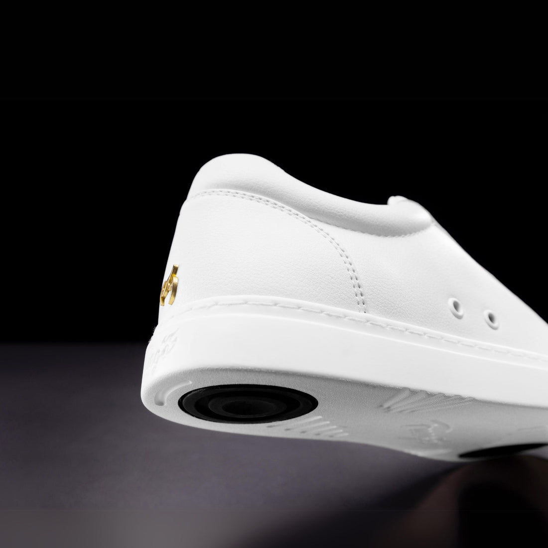 White | Low-top | Fuego