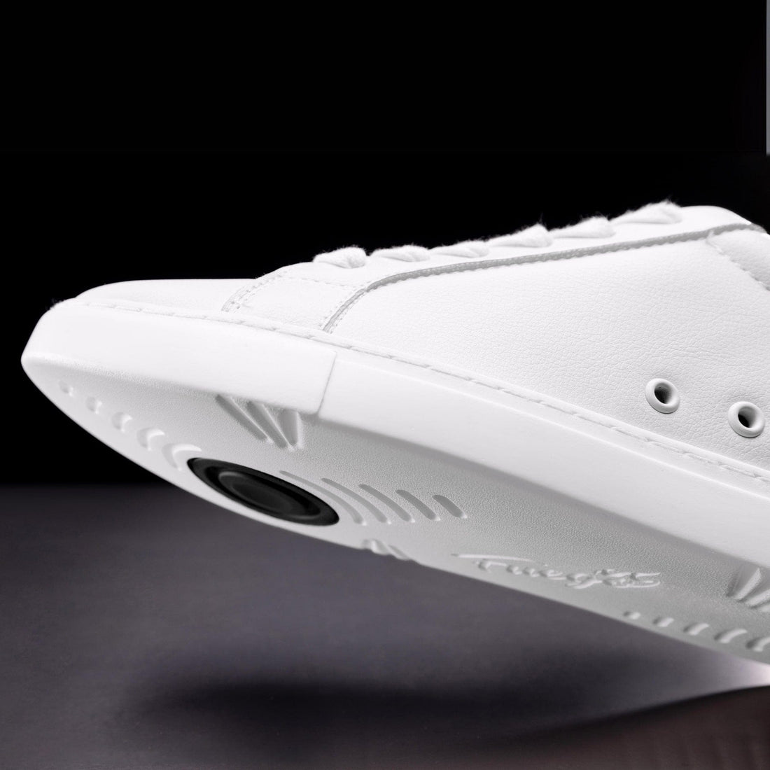 White | Low-top | Fuego