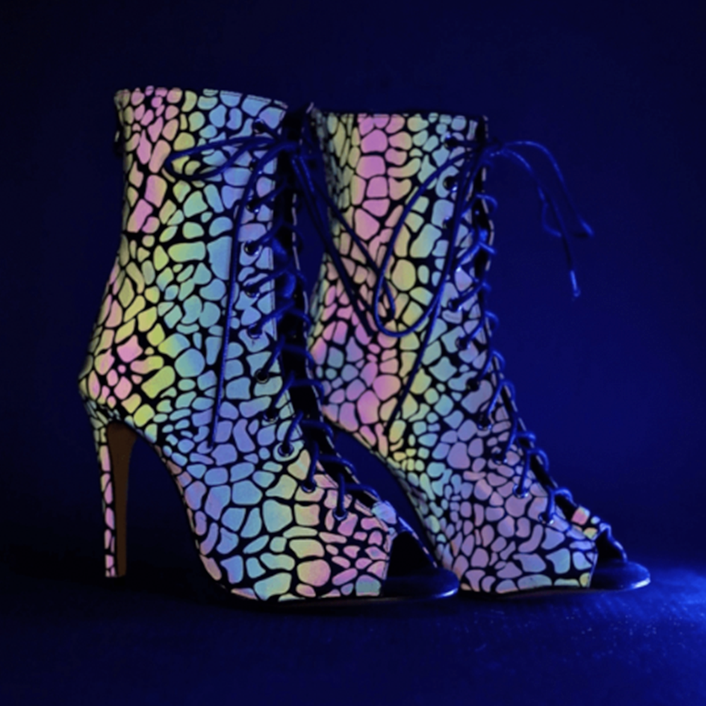 Nina top rainbow shoe